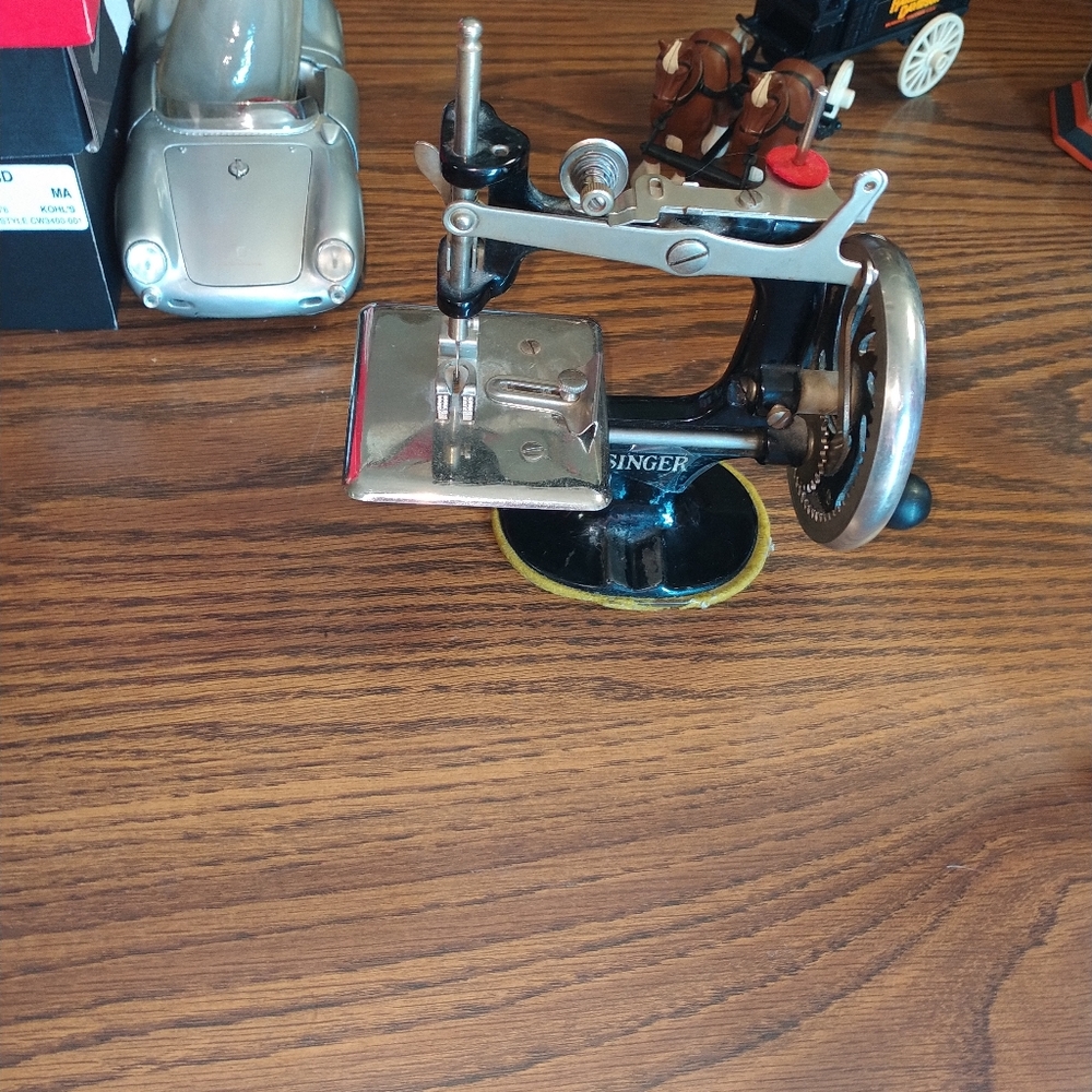 Antique singer sewing machine